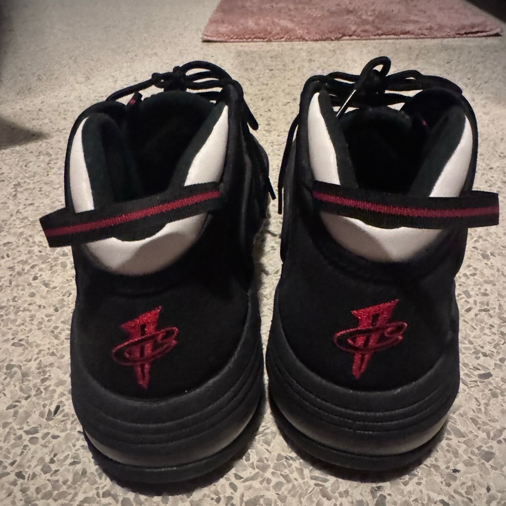 2018 Nike Air Max Penny Black/White/Red Basketball Shoes! - Picture 2 of 5